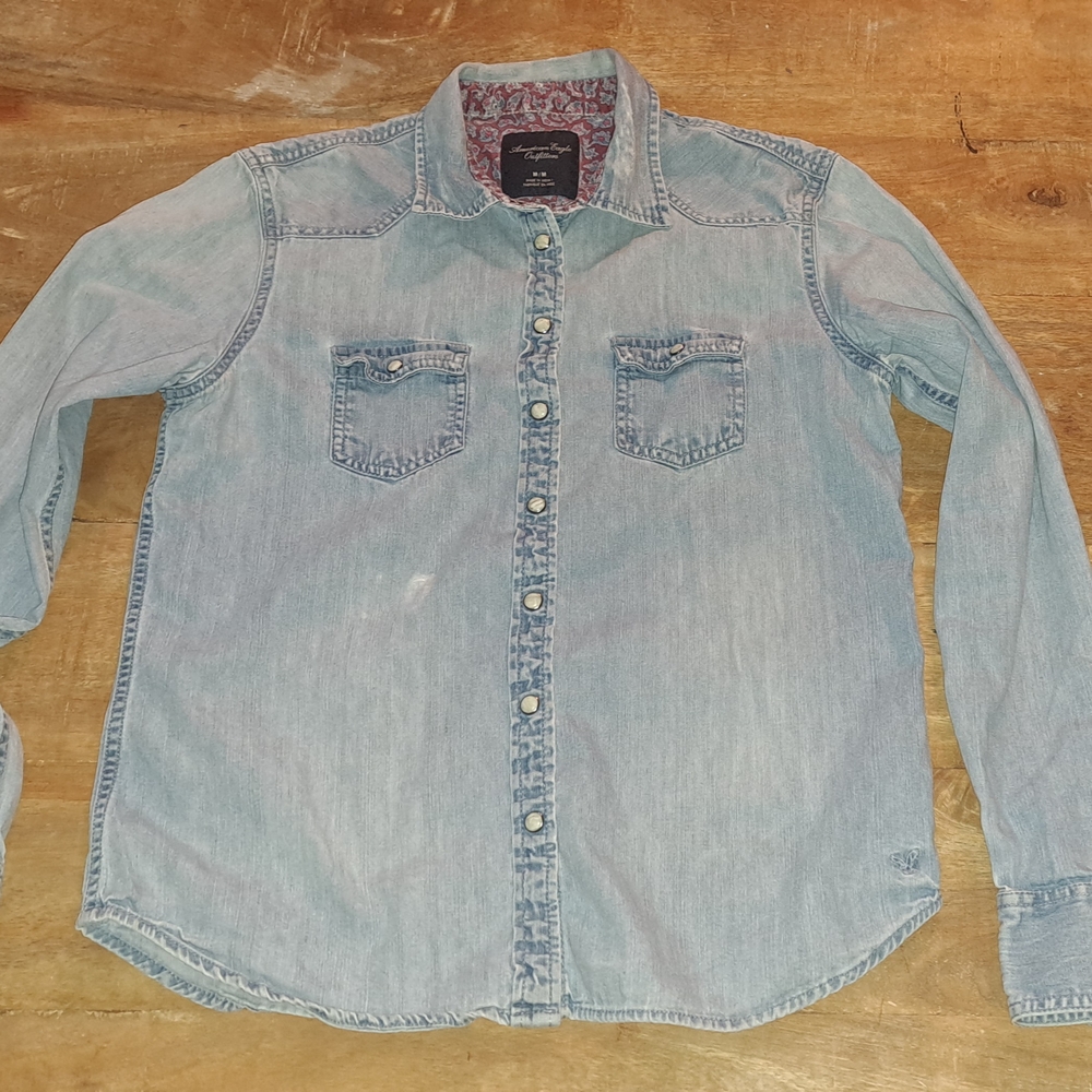 American Eagle Outfitters Light Blue Button Down Shirt